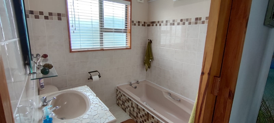 4 Bedroom Property for Sale in Stilbaai Wes Western Cape